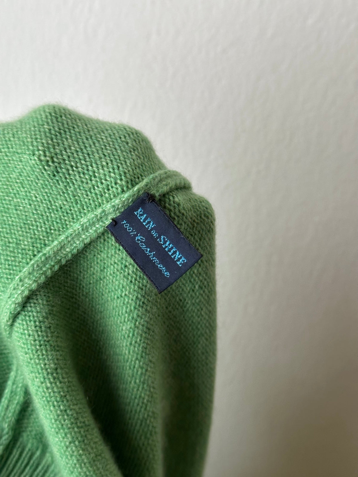 Pure cashmere knit in Jade-ite