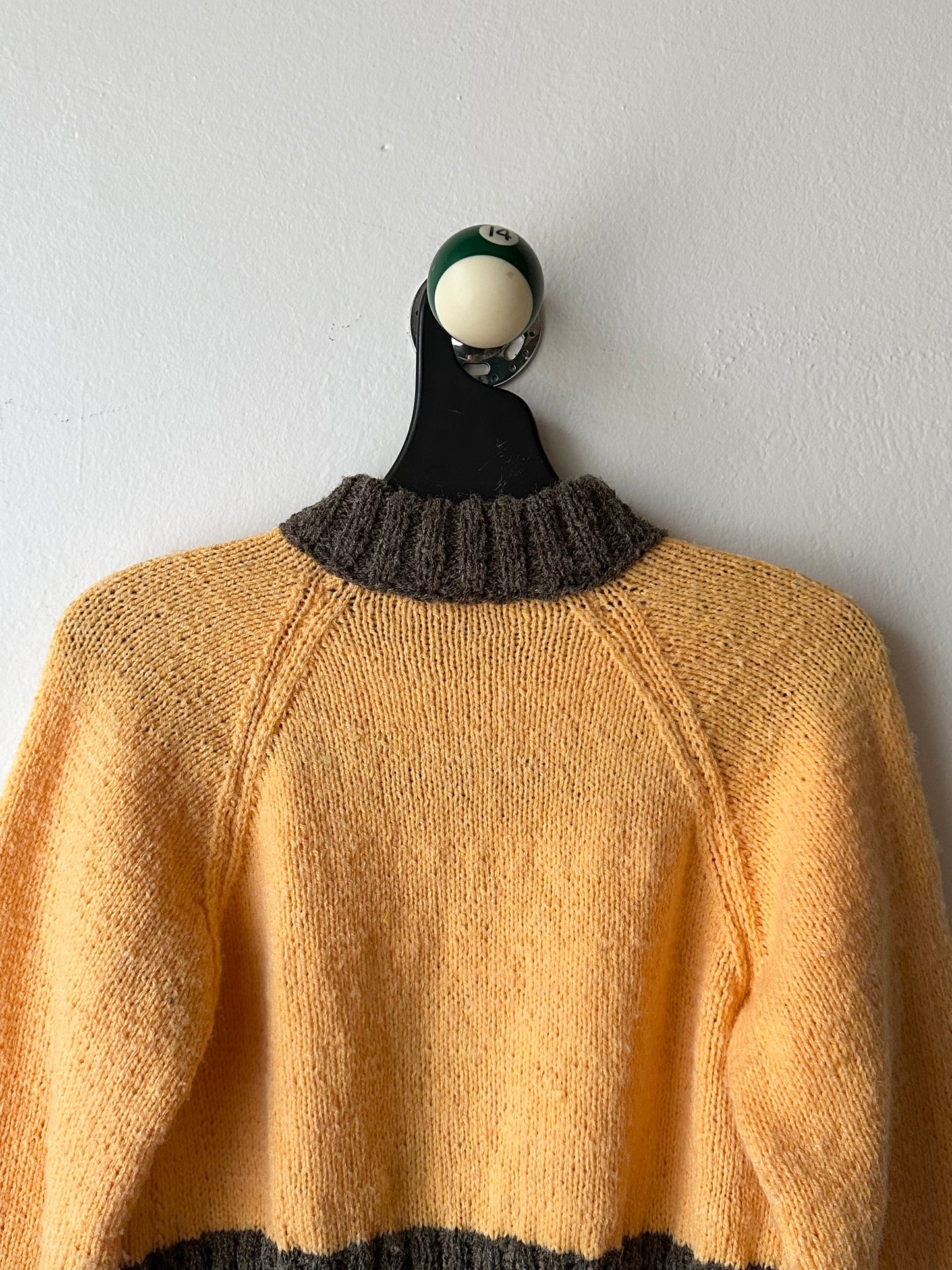 Handknitting zip sweater