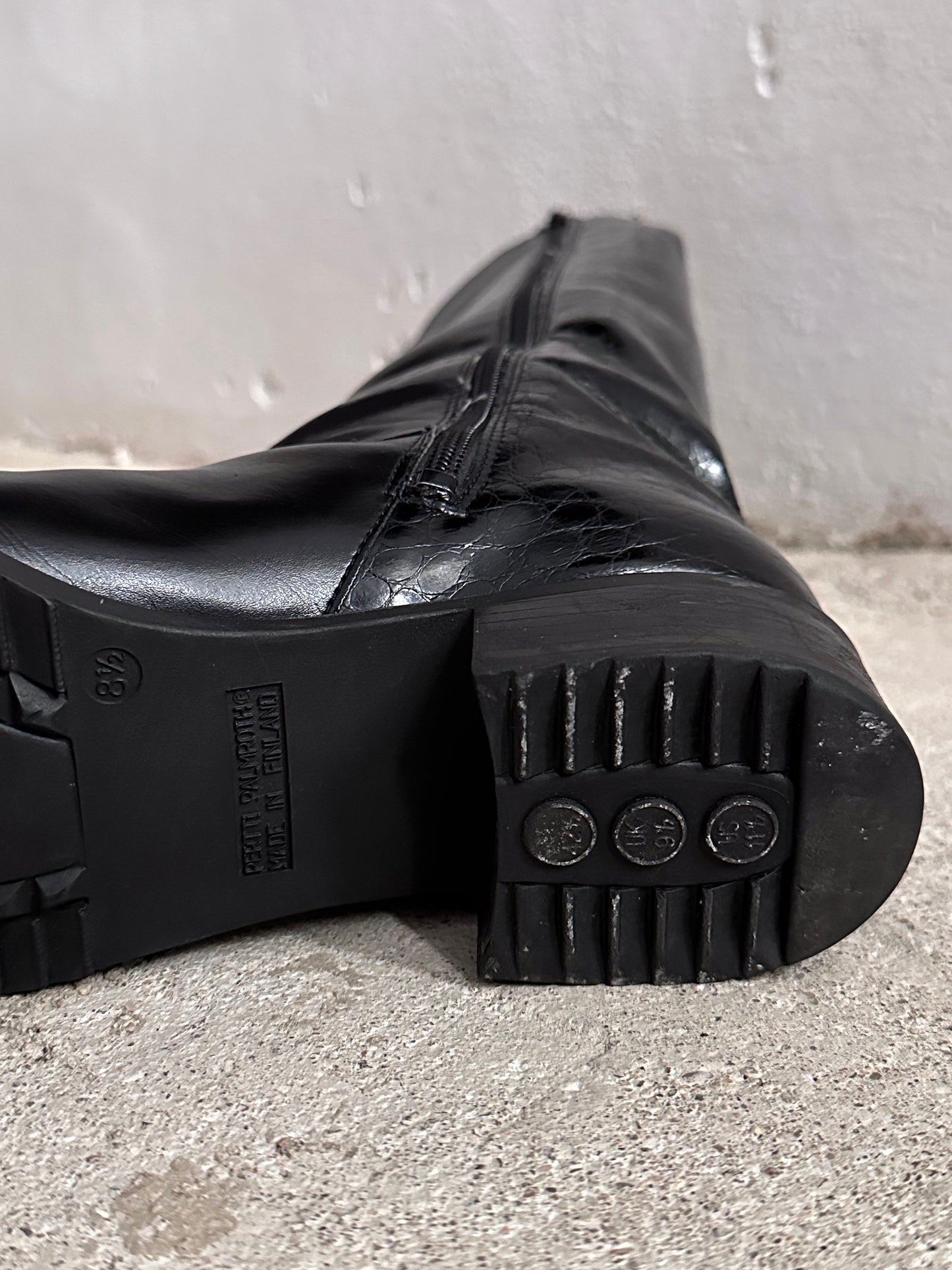 Late 70s-80s PERTTI PALMROTH Black leather boots - sz 8h