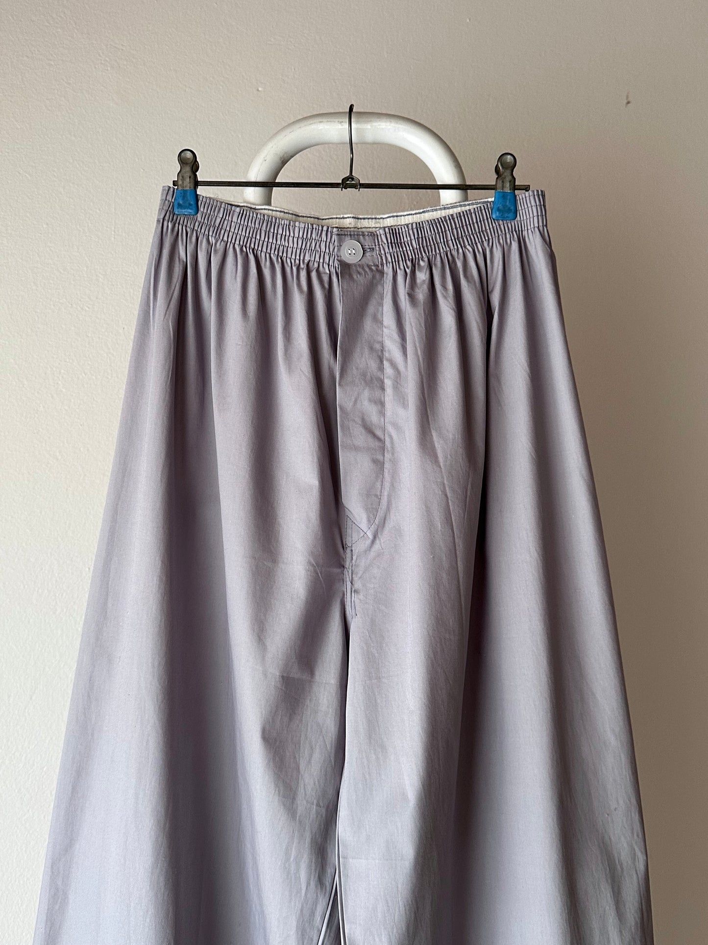 Purple smoke wrinkleless trouser