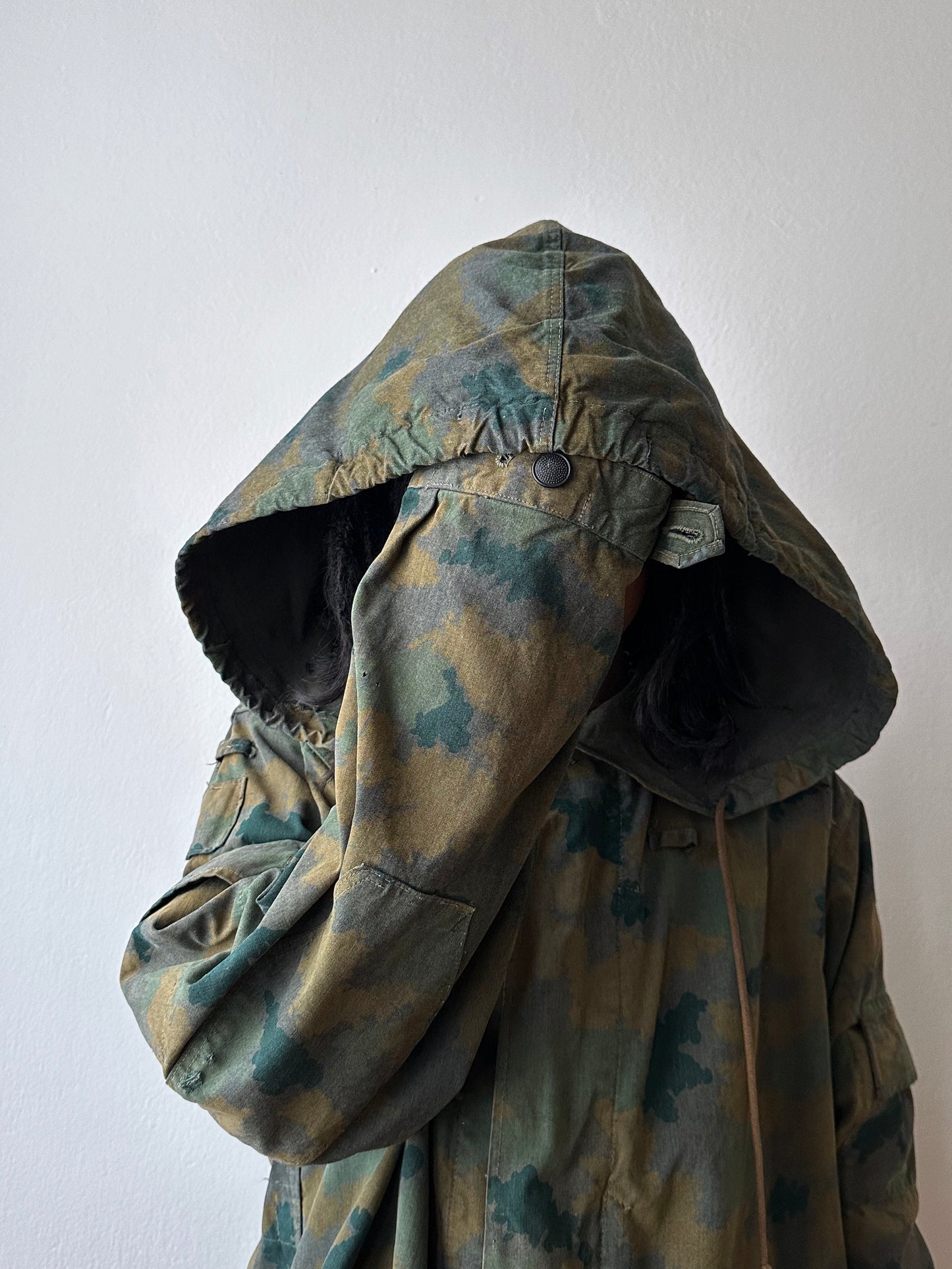 East German NVA Blumentarn Camo Sniper Jacket 東ドイツ軍 60's Toto Praha Prague Vintage clothing store Antique shop アンティークショップ 古着屋 人民軍 スナイパー ヴィンテージ military ミリタリー ユーロ古着 ユーロミリタリー ヨーロッパ古着 ヨーロッパミリタリー 古着卸 60年代 Rare レア