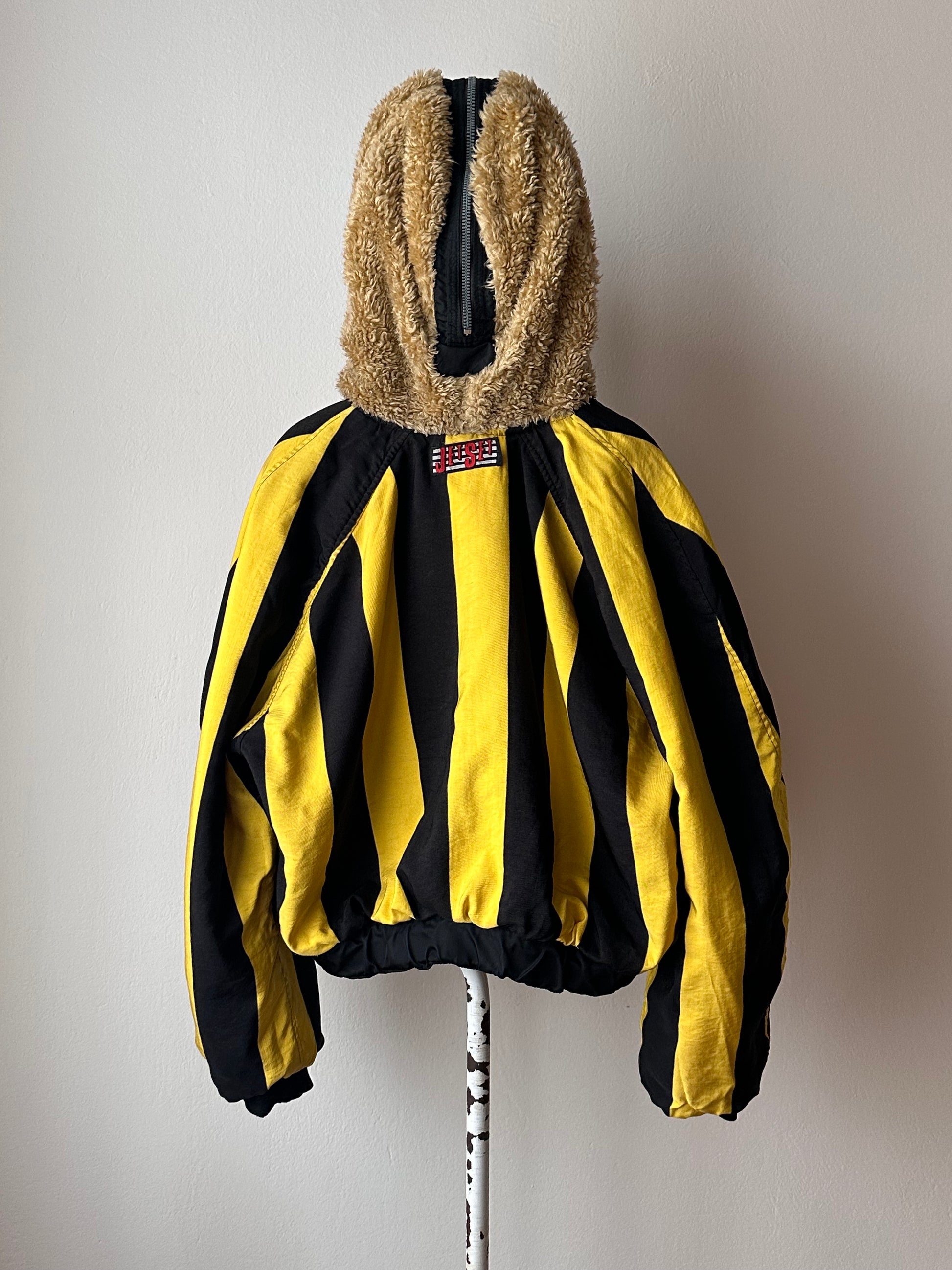 プラハ デザイナーズ アーカイブ 古着 古着屋 ヴィンテージ ショップ Prague Praha vintage shop second hand designers archive store