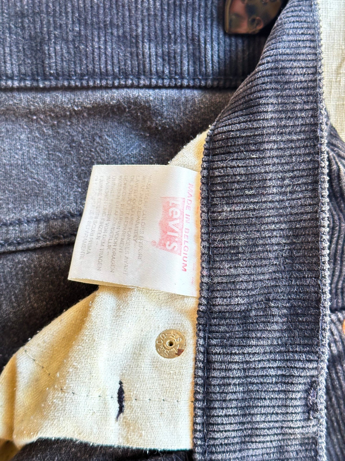 1990s Black Levi's corduroy trousers - w29