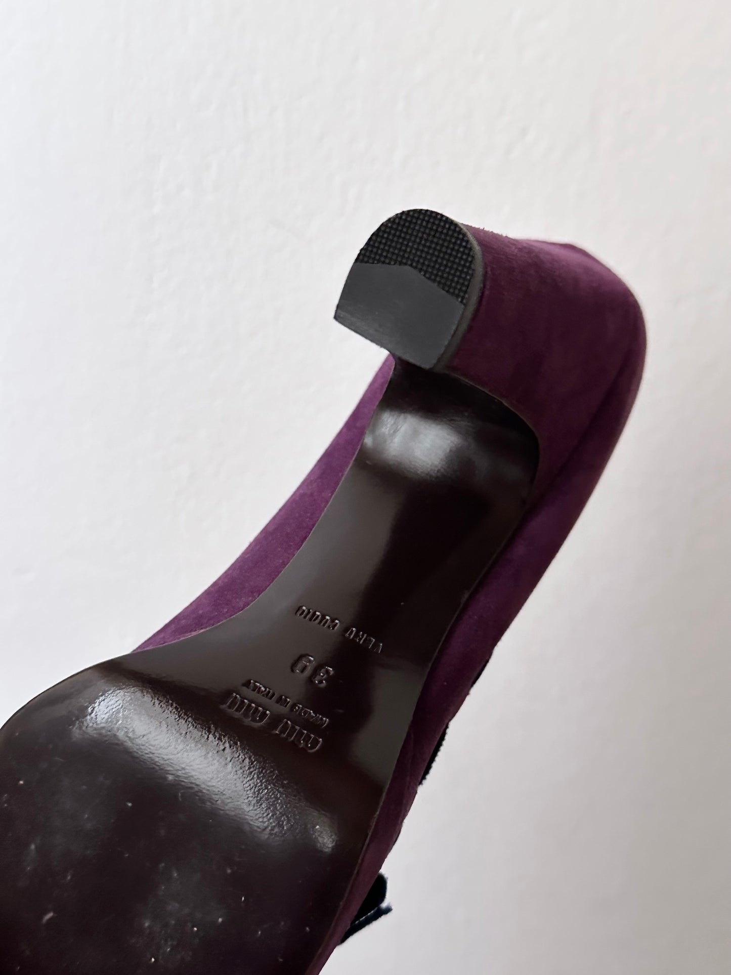 2000's miu miu suede heels