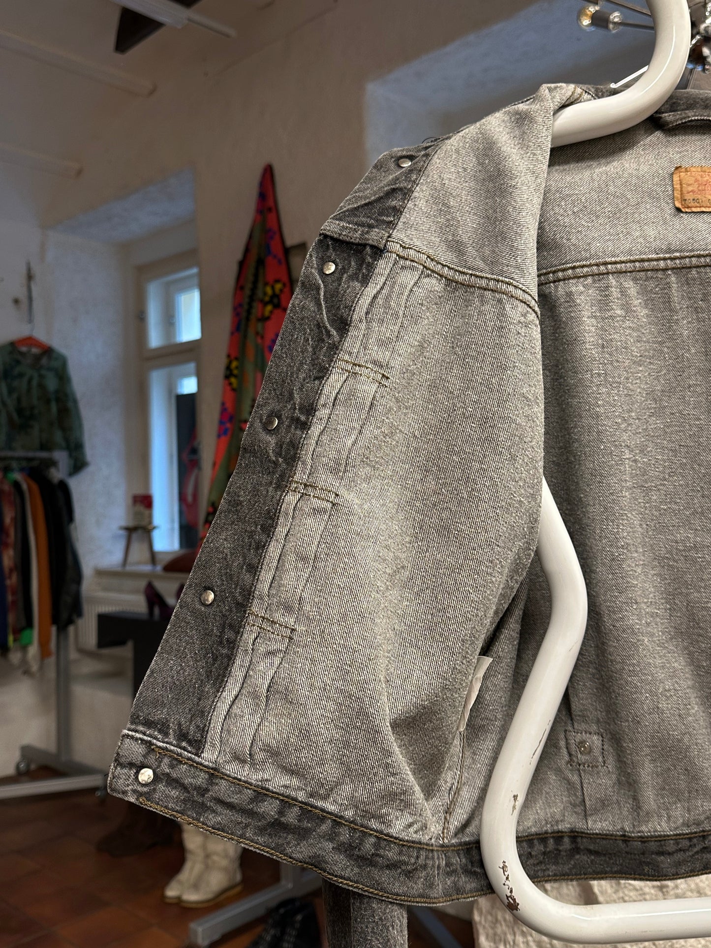 Levi's 70501 01 Type 1st Europe ヨーロッパ企画 リーバイス 1980's 88's 80年代 Black denim ファースト Gジャン Vintage ヴィンテージ Toto Praha Prague Vintage store 古着屋 古着 Vintage clothing ユーロ古着 ヨーロッパ古着 レア ブラックデニム