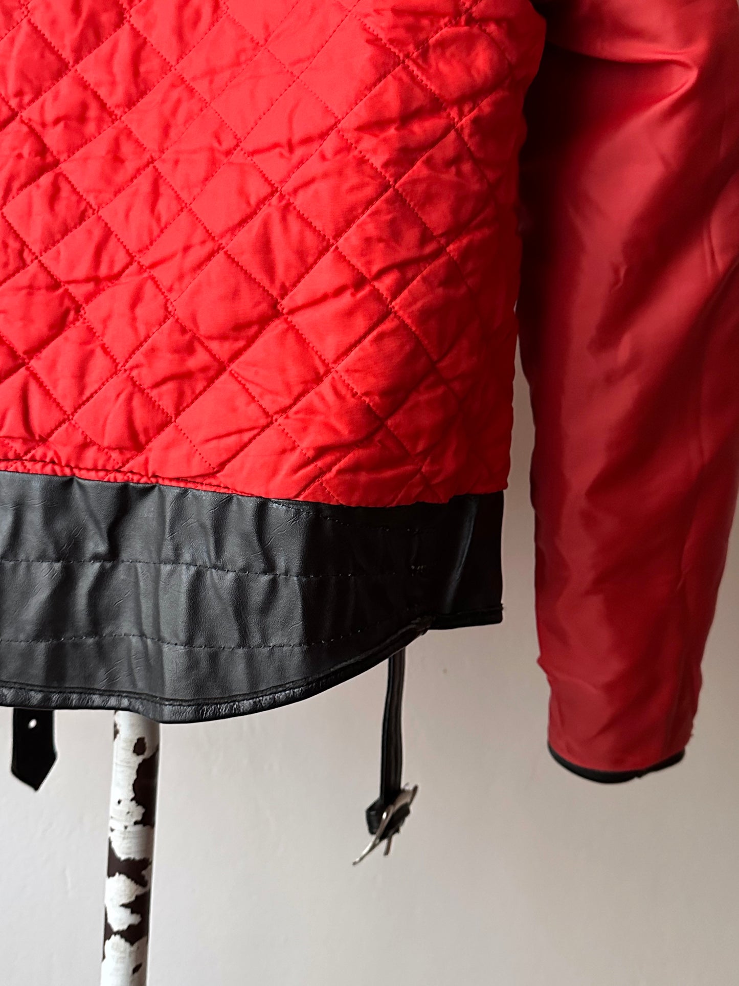 70's Leather Biker Jacket motorcycle 70年代 Vintage ヴィンテージ Made in England UK ロンジャン ルイスレザー Toto 古着屋 プラハ 古着 ラモーンズ ユーロ古着 イギリス古着 ヨーロッパ古着 古着卸 Praha Prague Vintage store ヴィンテージショップ モーターサイクル レザー Black 黒 Punks Punk パンク