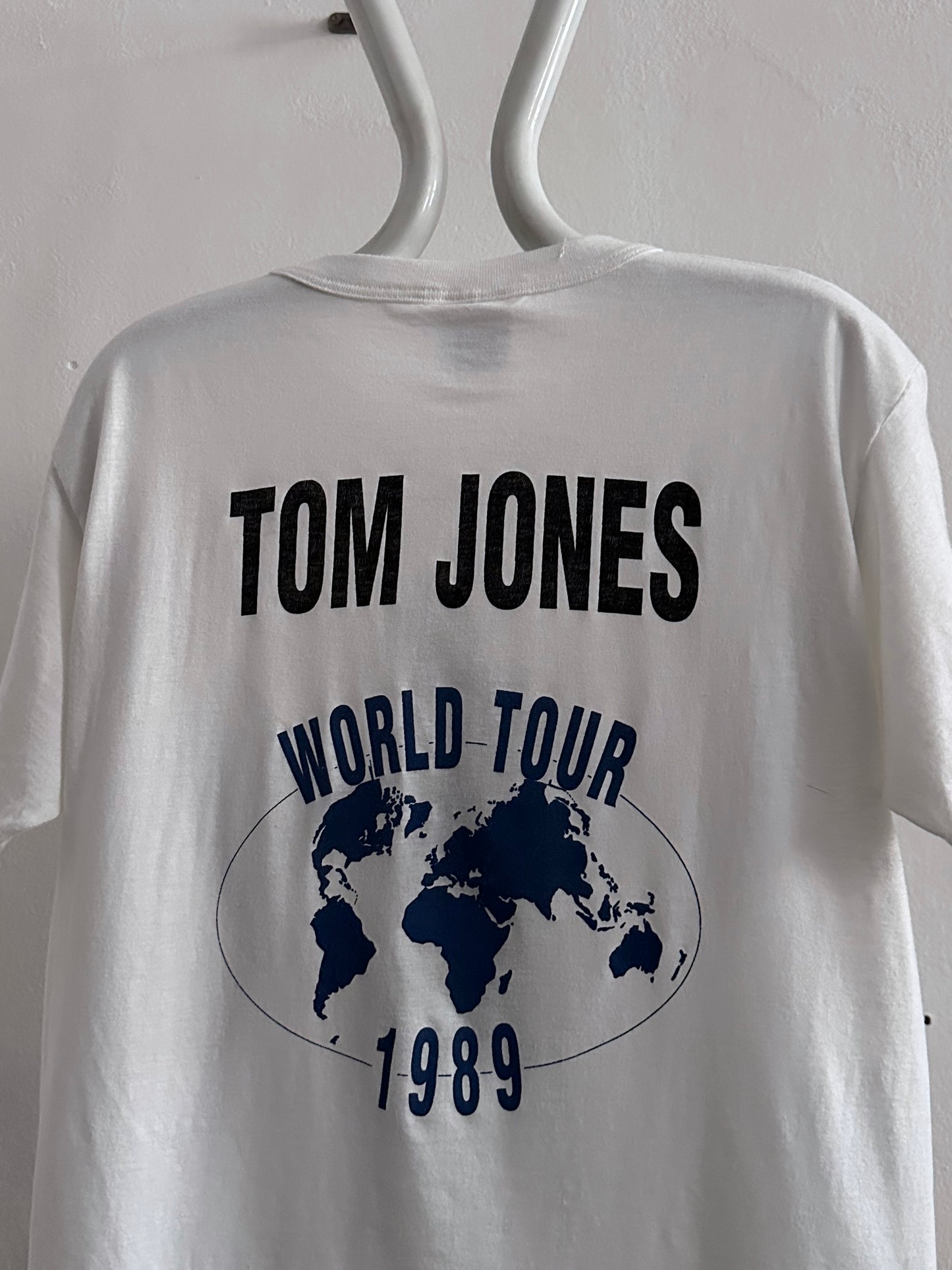 1989 Tom Jones - M