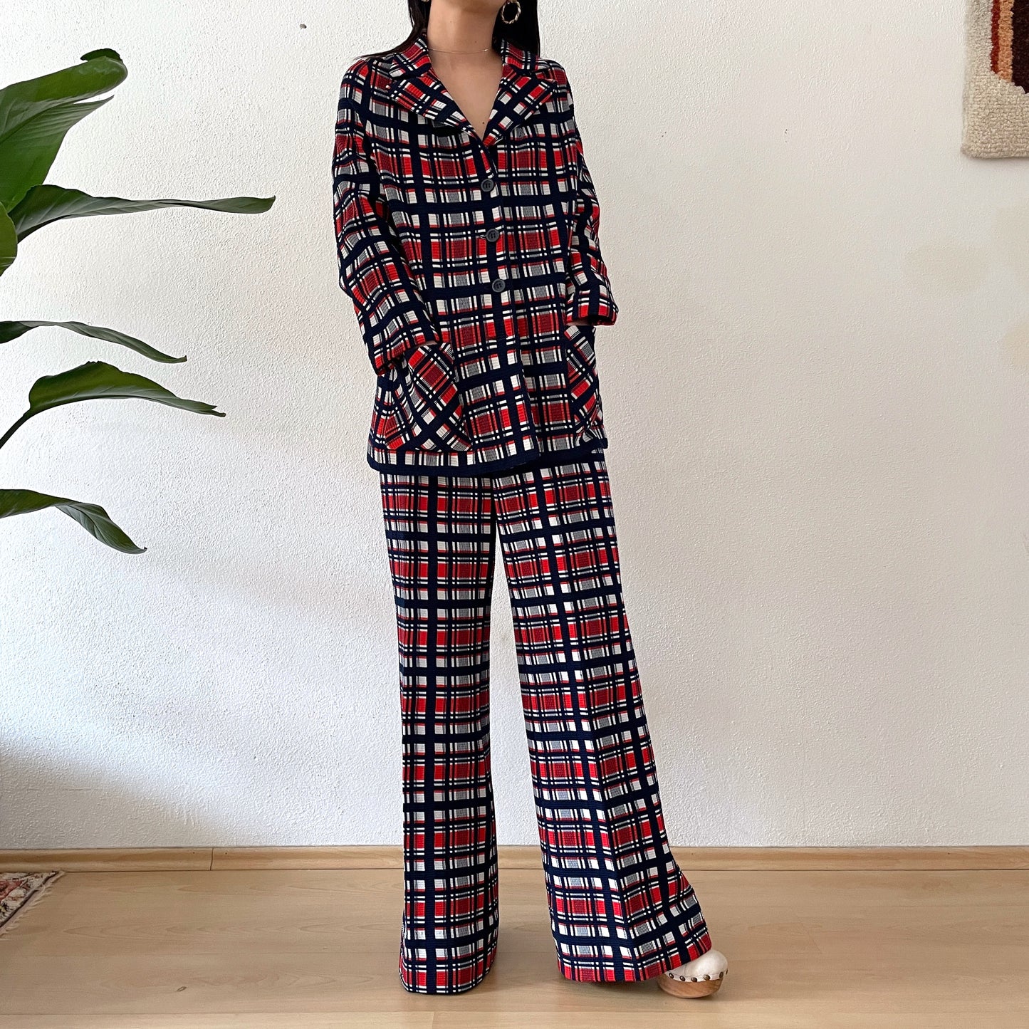 vintage ladies set up