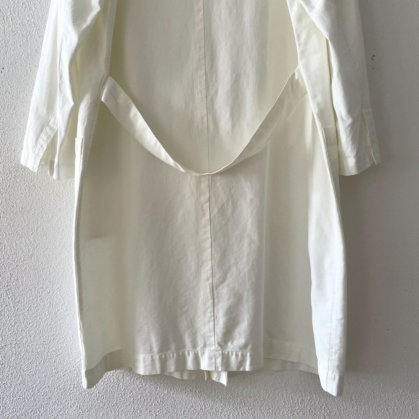 vintage solid white