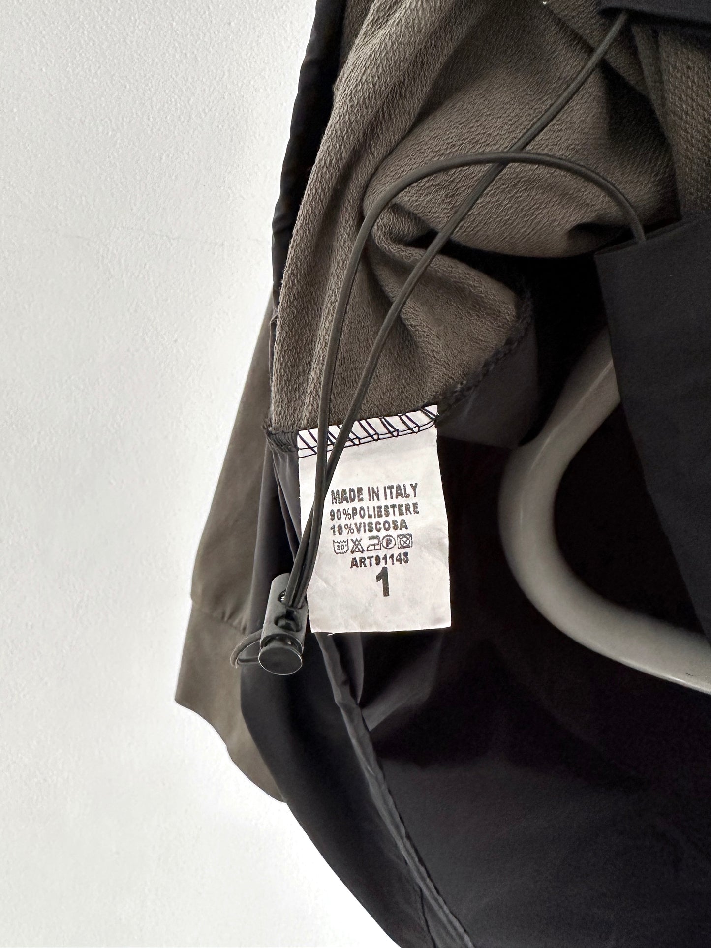 Unknown 2tone hoodie.