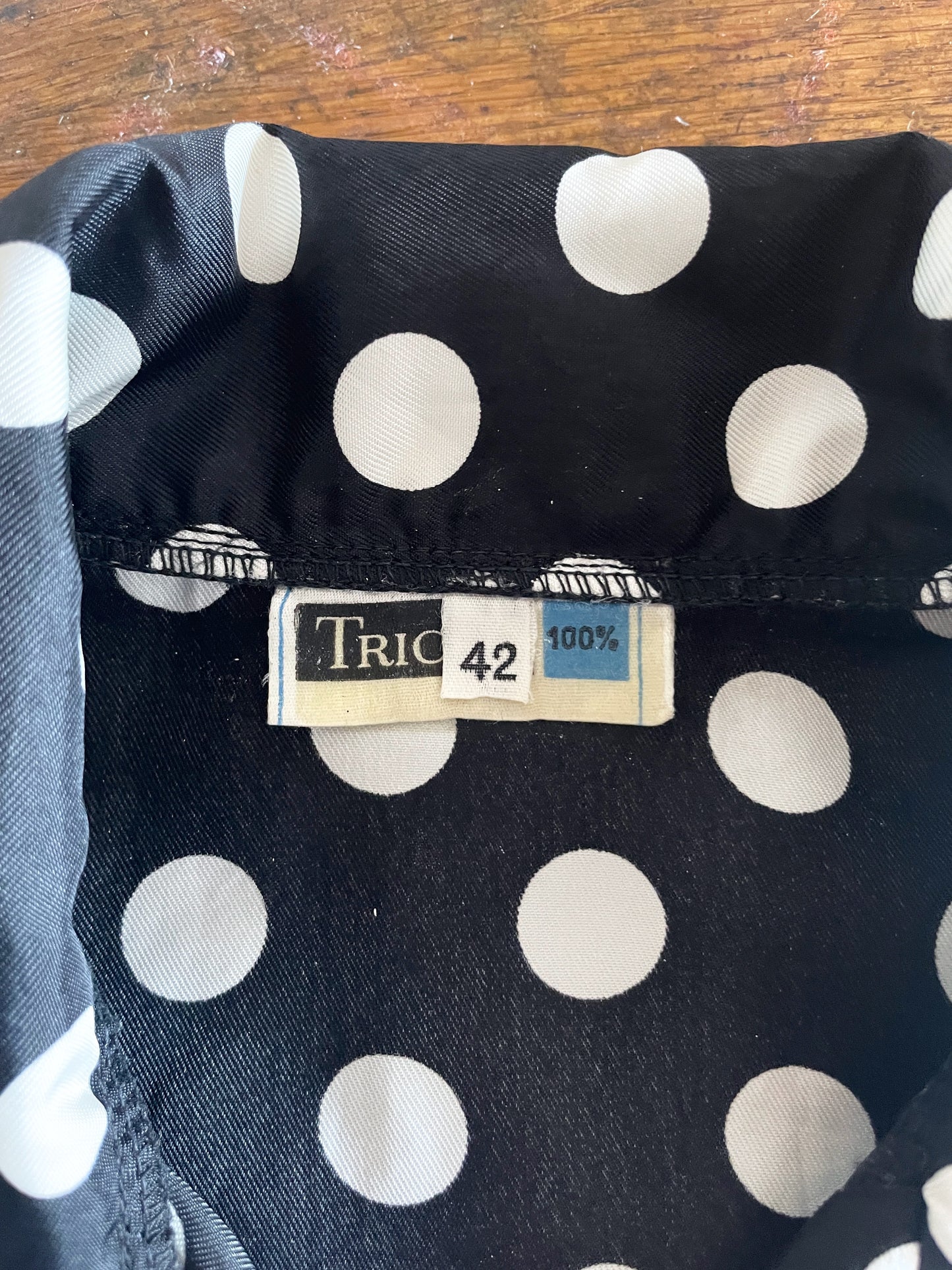 French dot open collar shirt