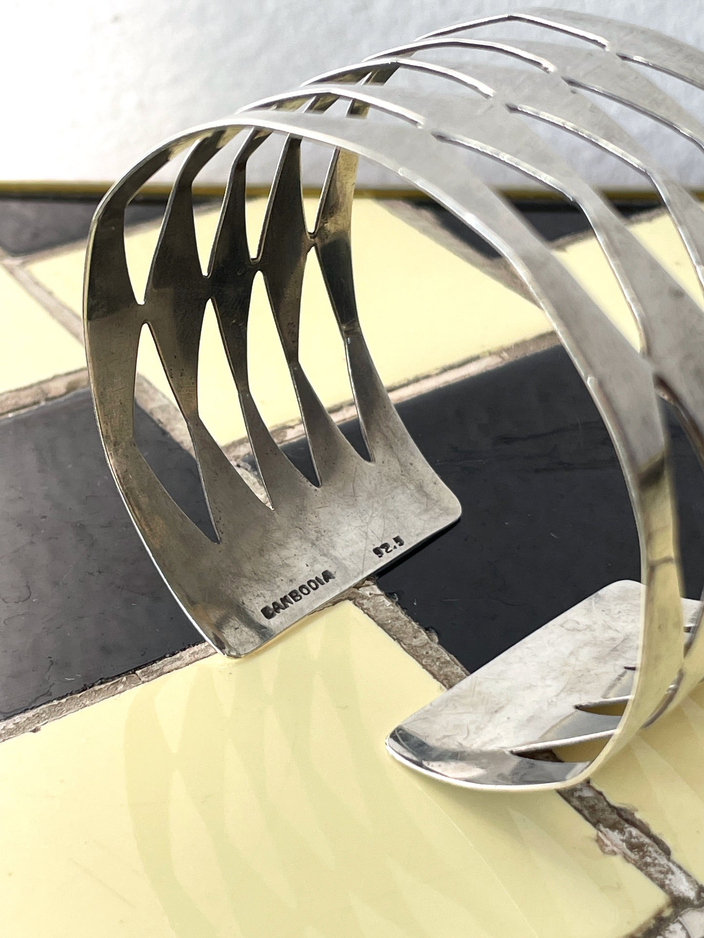 diamond pattern bangle