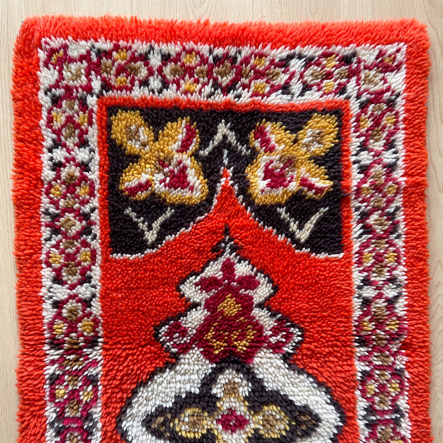 Český orange carpet