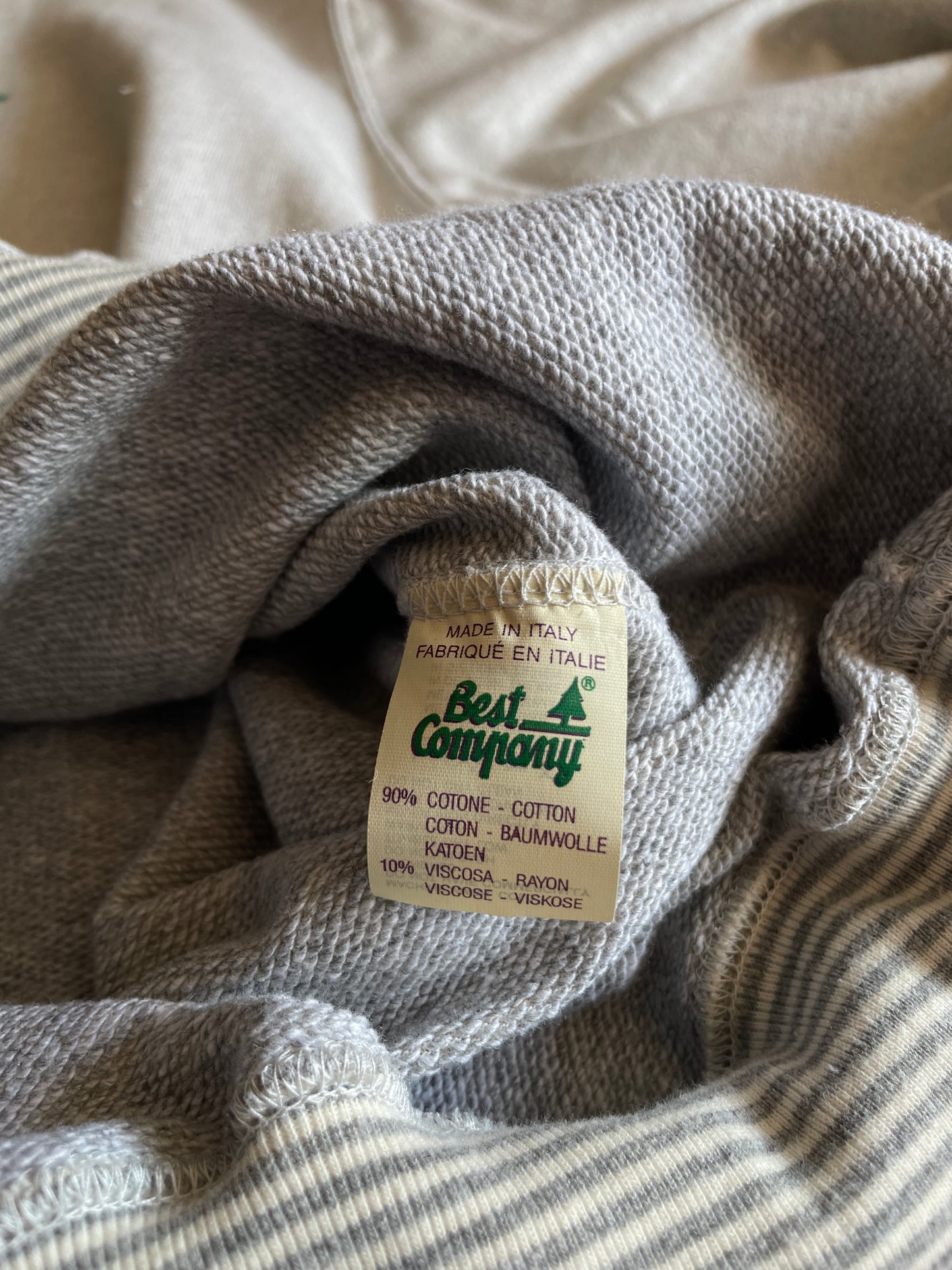 dead stock 80s Best company sweat shirt . Italy