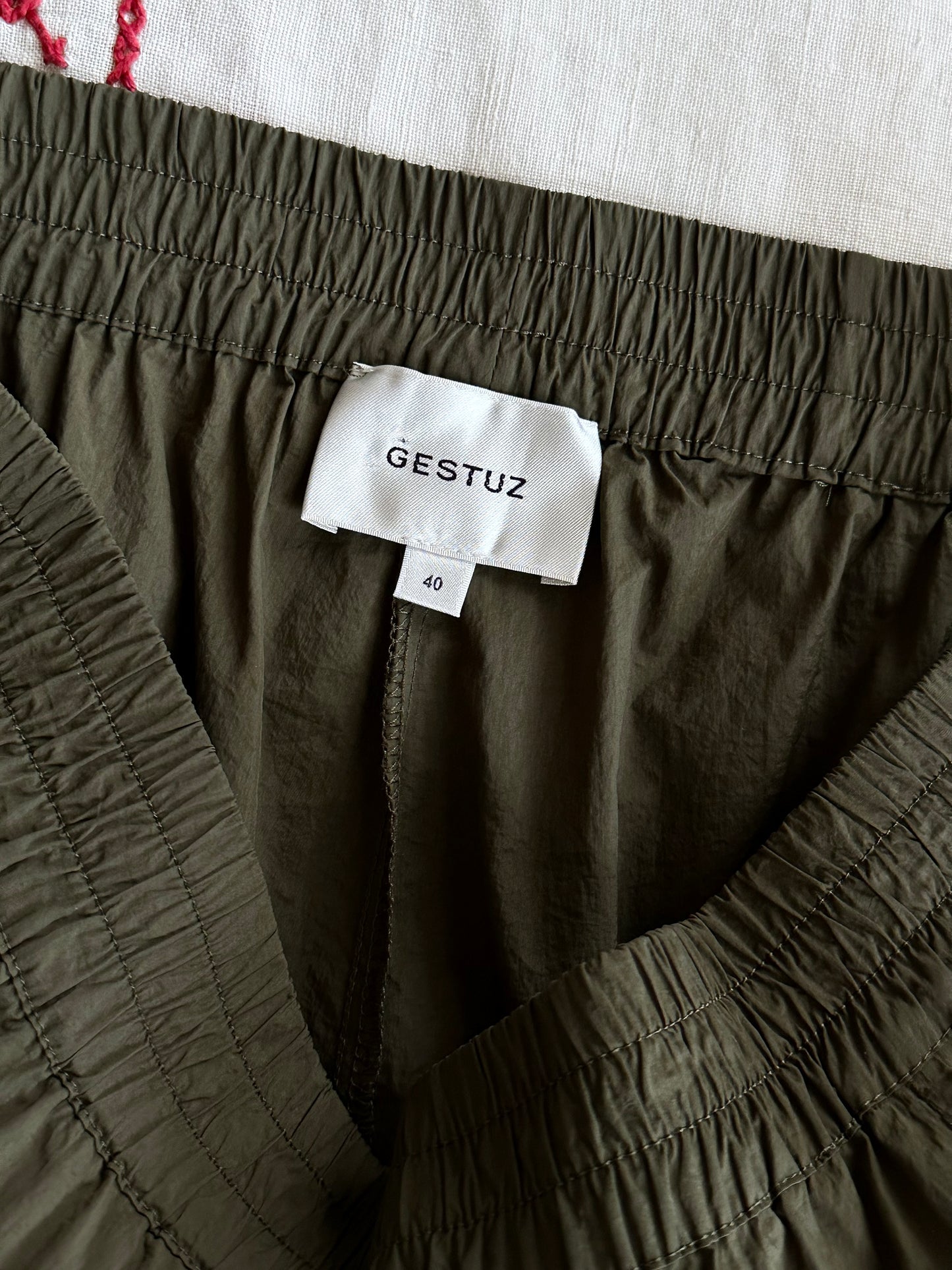full-zip side nylon pants in olive W30-37