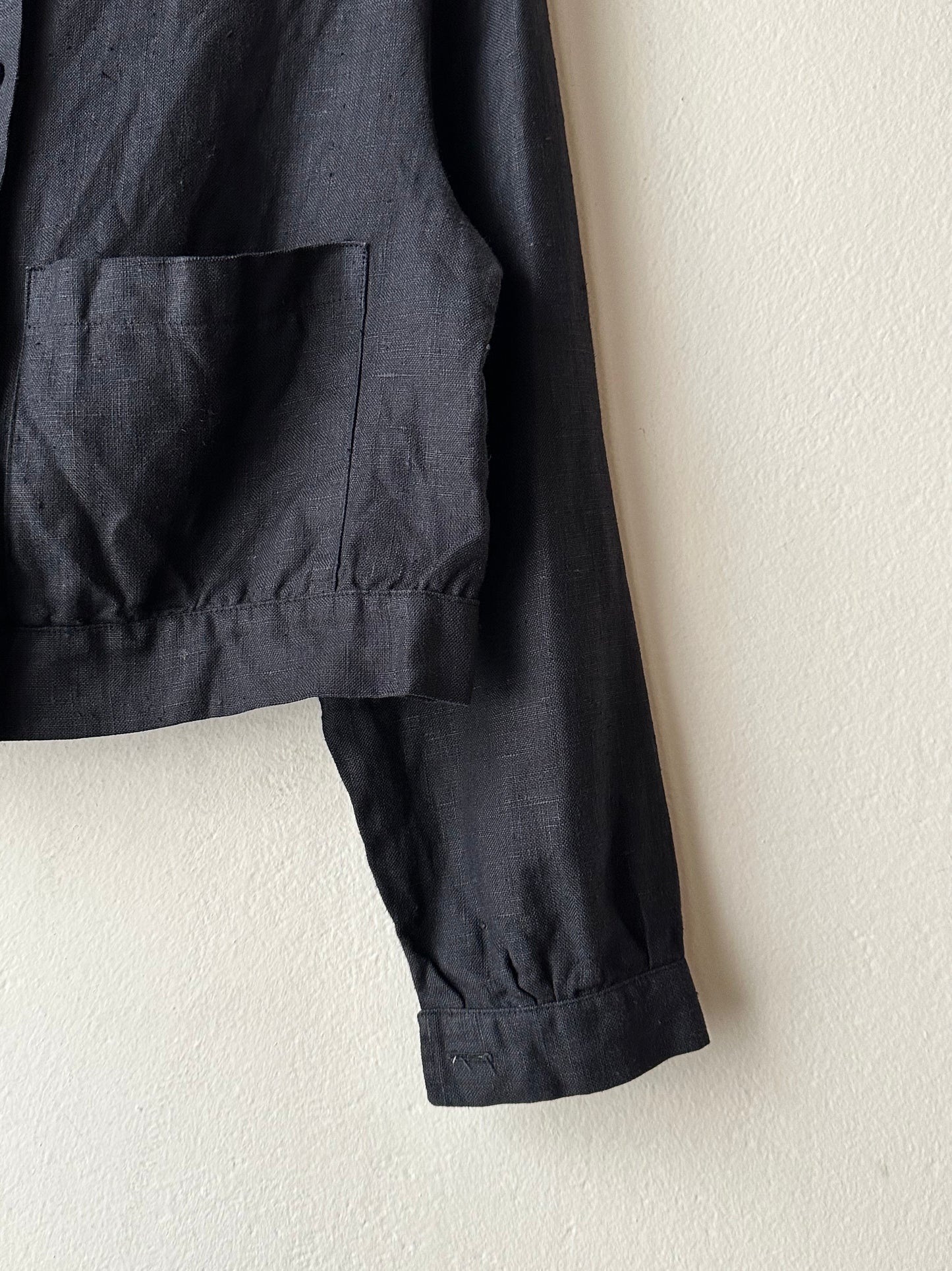 Superb black linen cropped shirt
