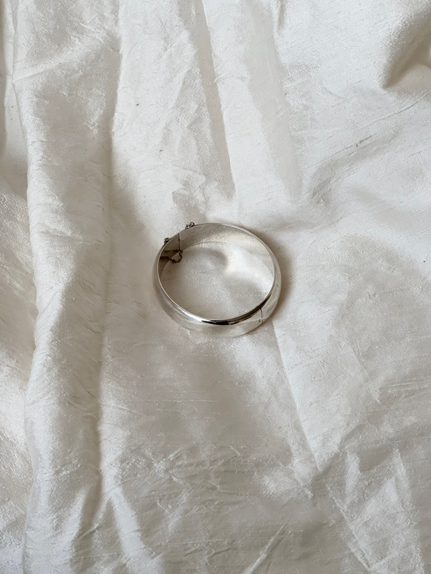 Sterling silver plump bangle