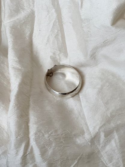 Sterling silver plump bangle