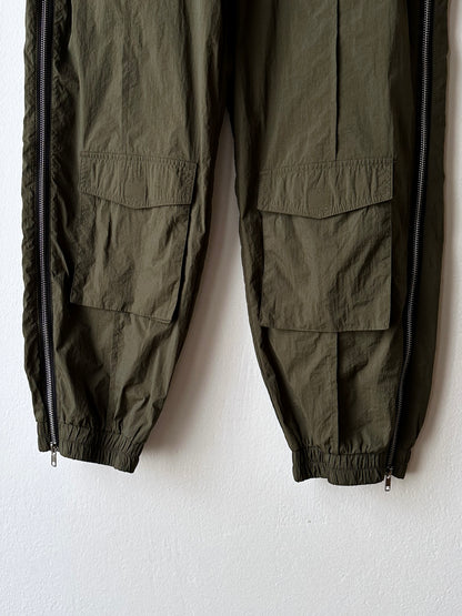 full-zip side nylon pants in olive W30-37