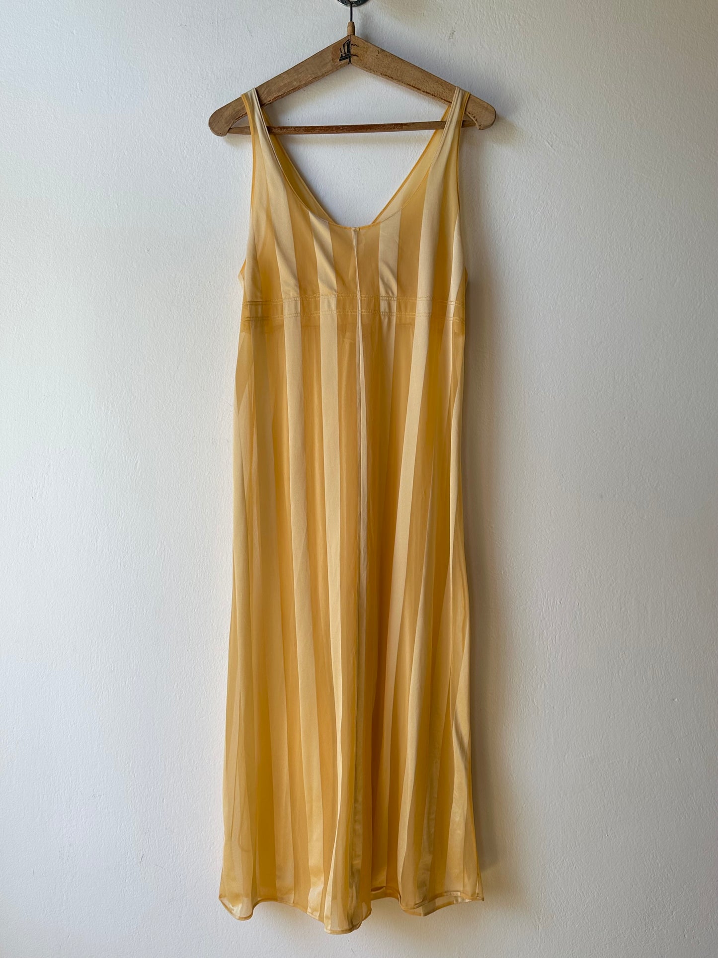 80s France beach parasol dress