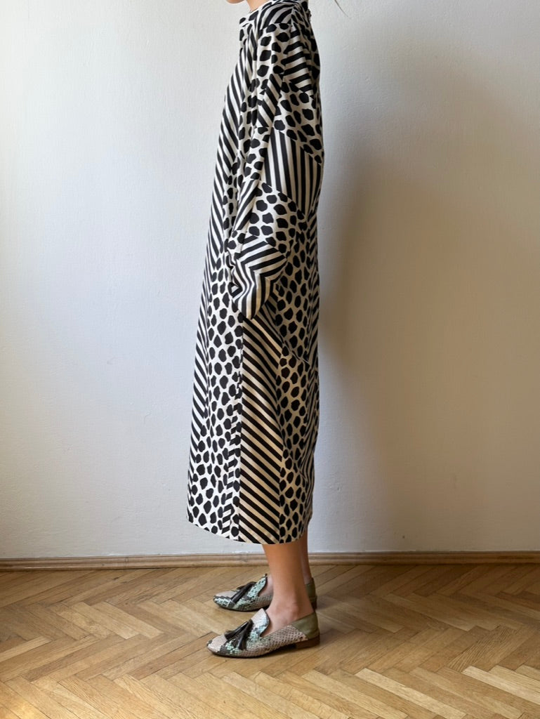German madame animal dress