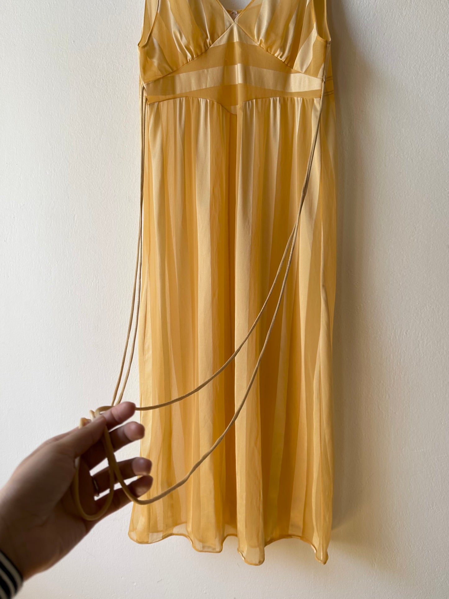 80s France beach parasol dress