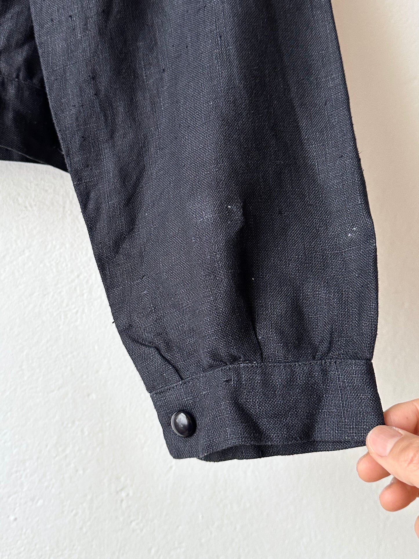 Superb black linen cropped shirt