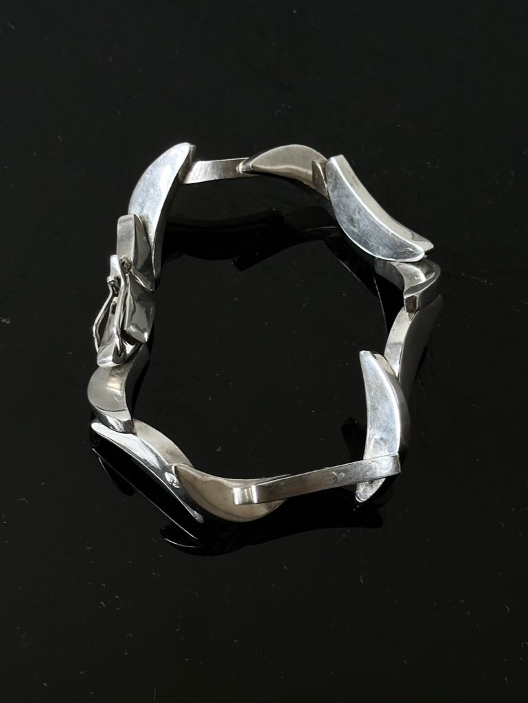 Polish special constructive bracelet