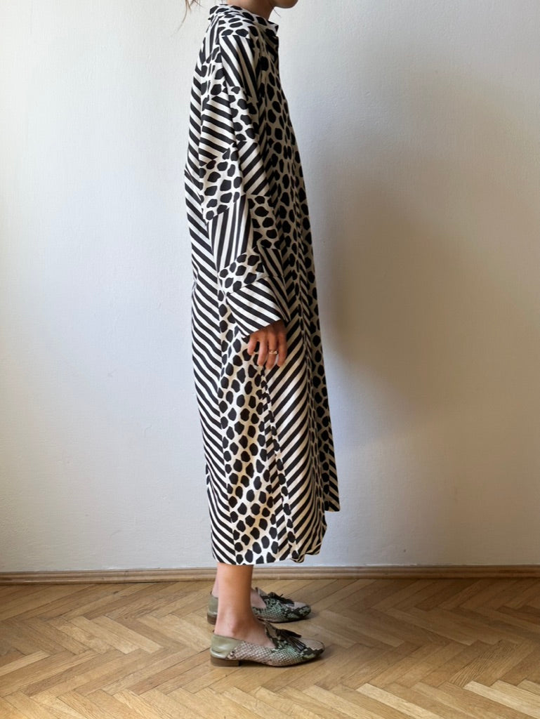 German madame animal dress