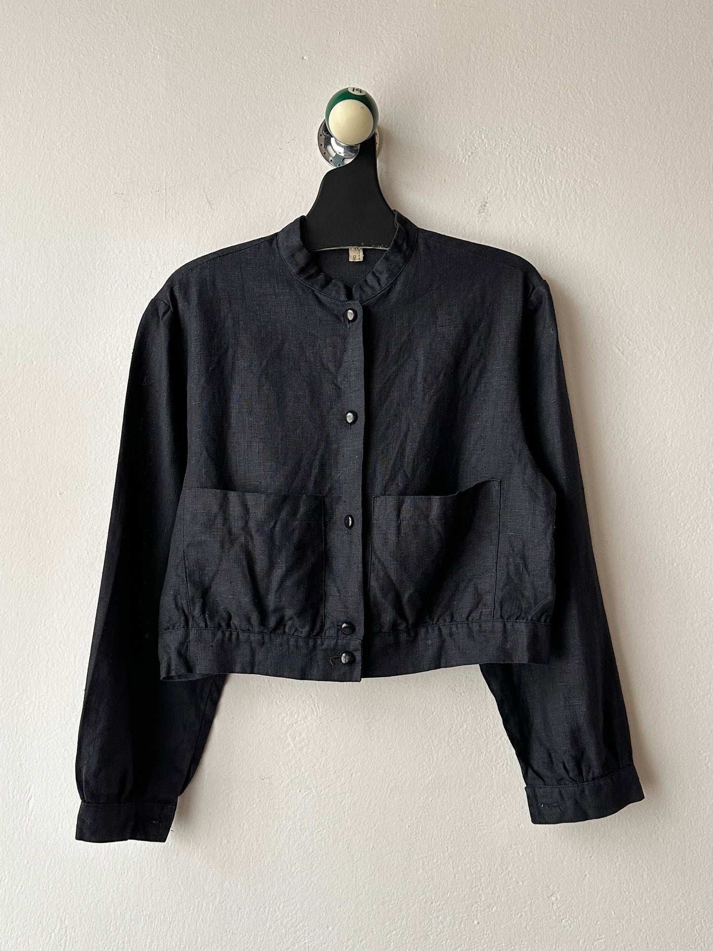 Superb black linen cropped shirt