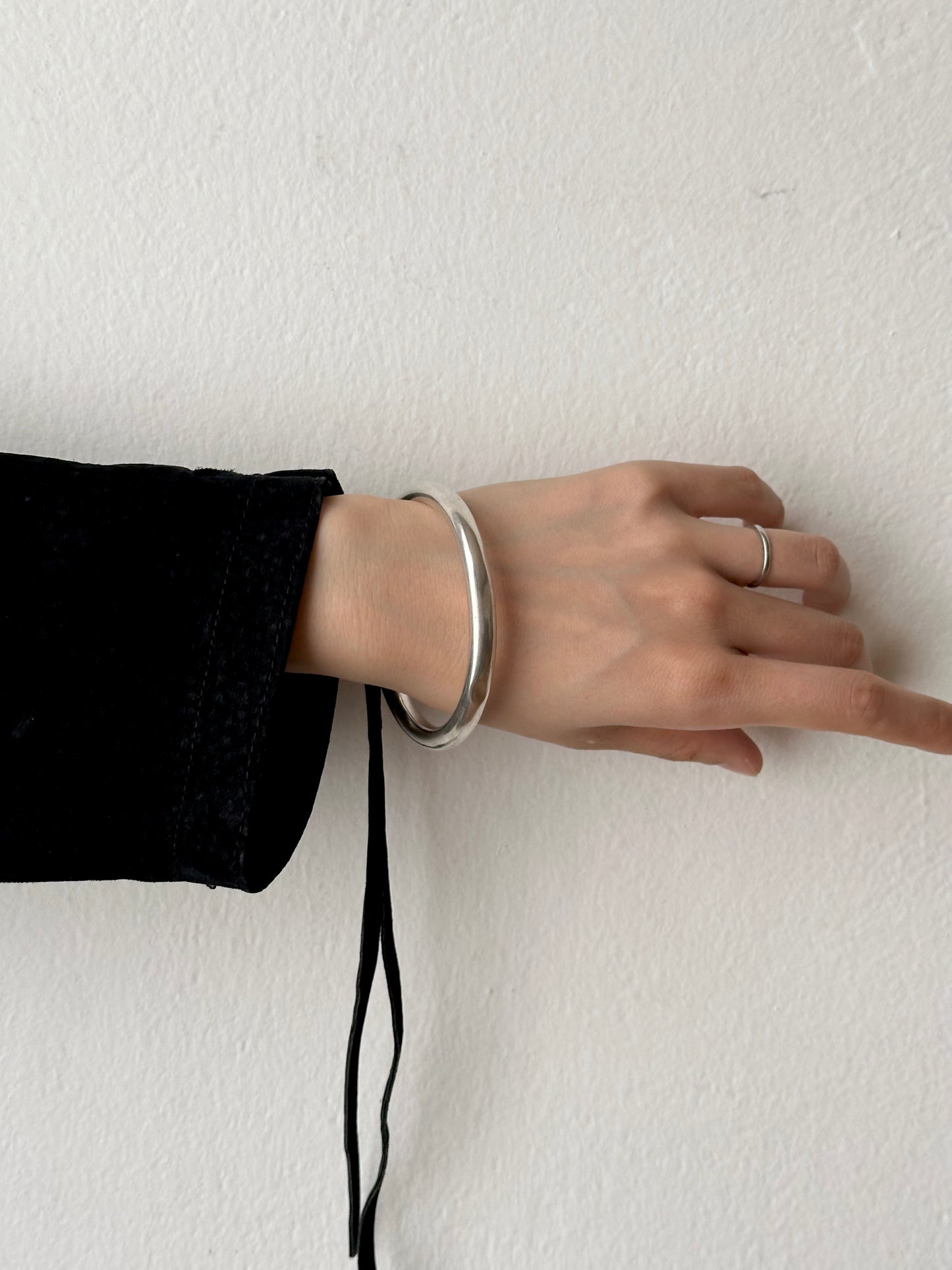 sterling silver complete round bangle