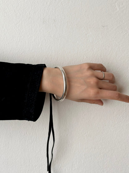 sterling silver complete round bangle