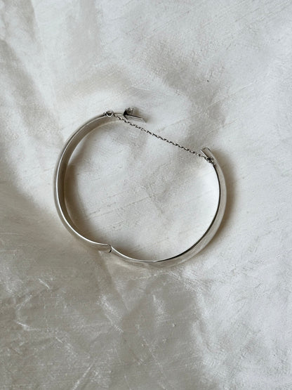 Sterling silver plump bangle