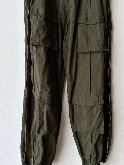 full-zip side nylon pants in olive W30-37