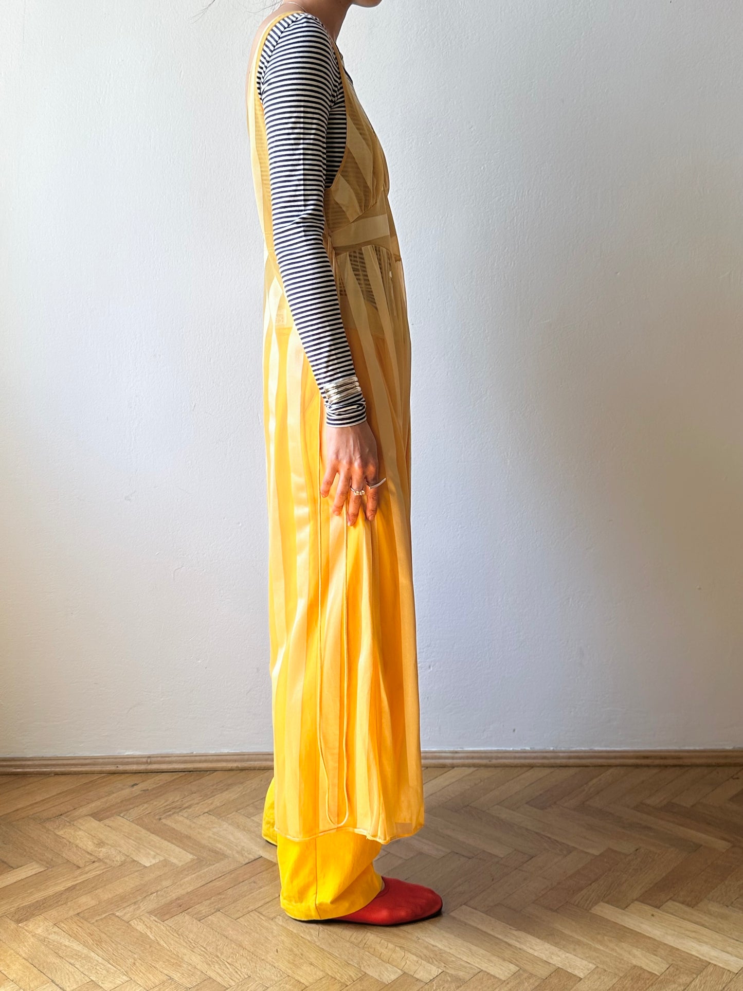 80s France beach parasol dress