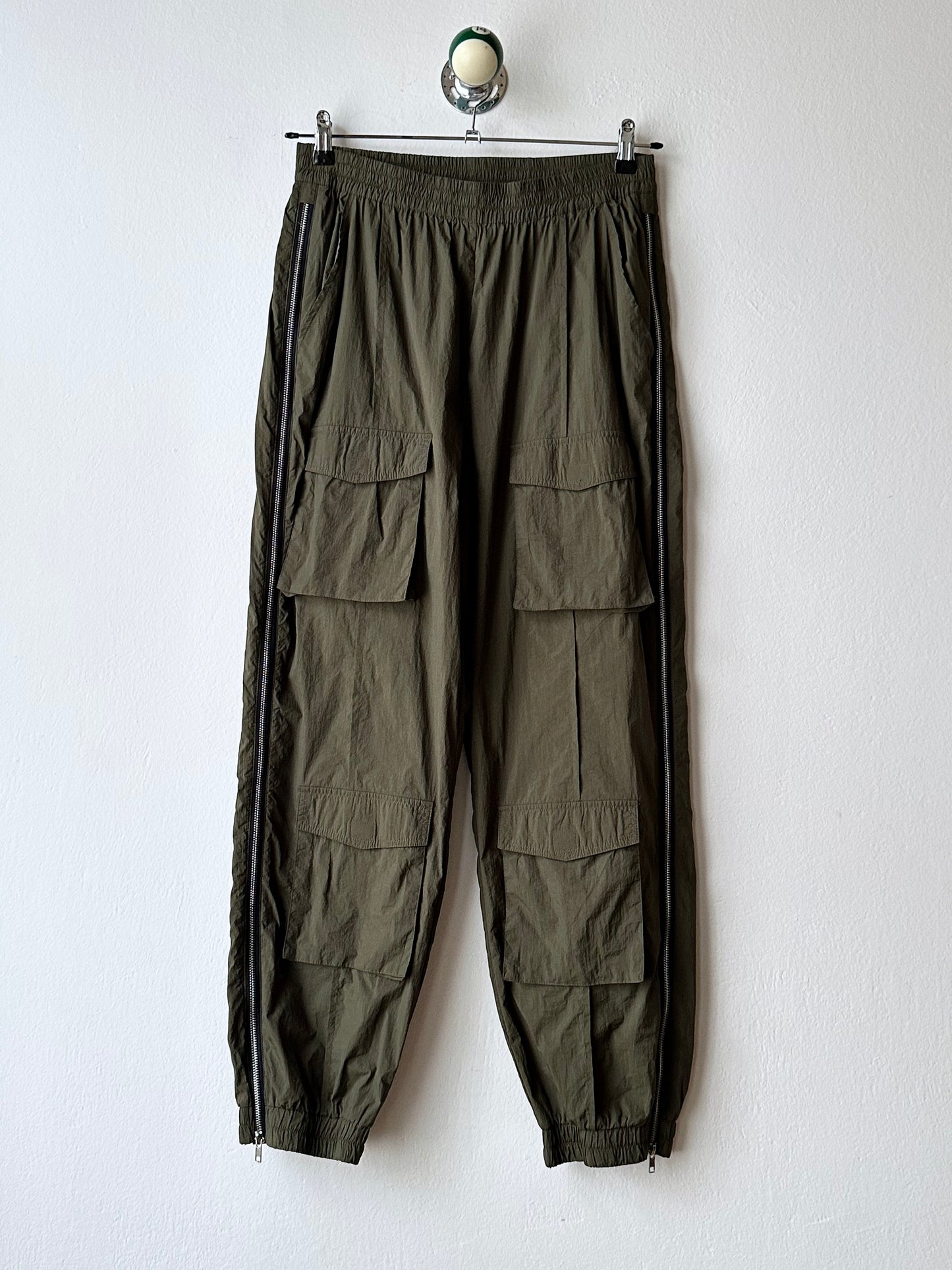 full-zip side nylon pants in olive W30-37