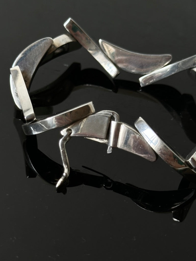 Polish special constructive bracelet
