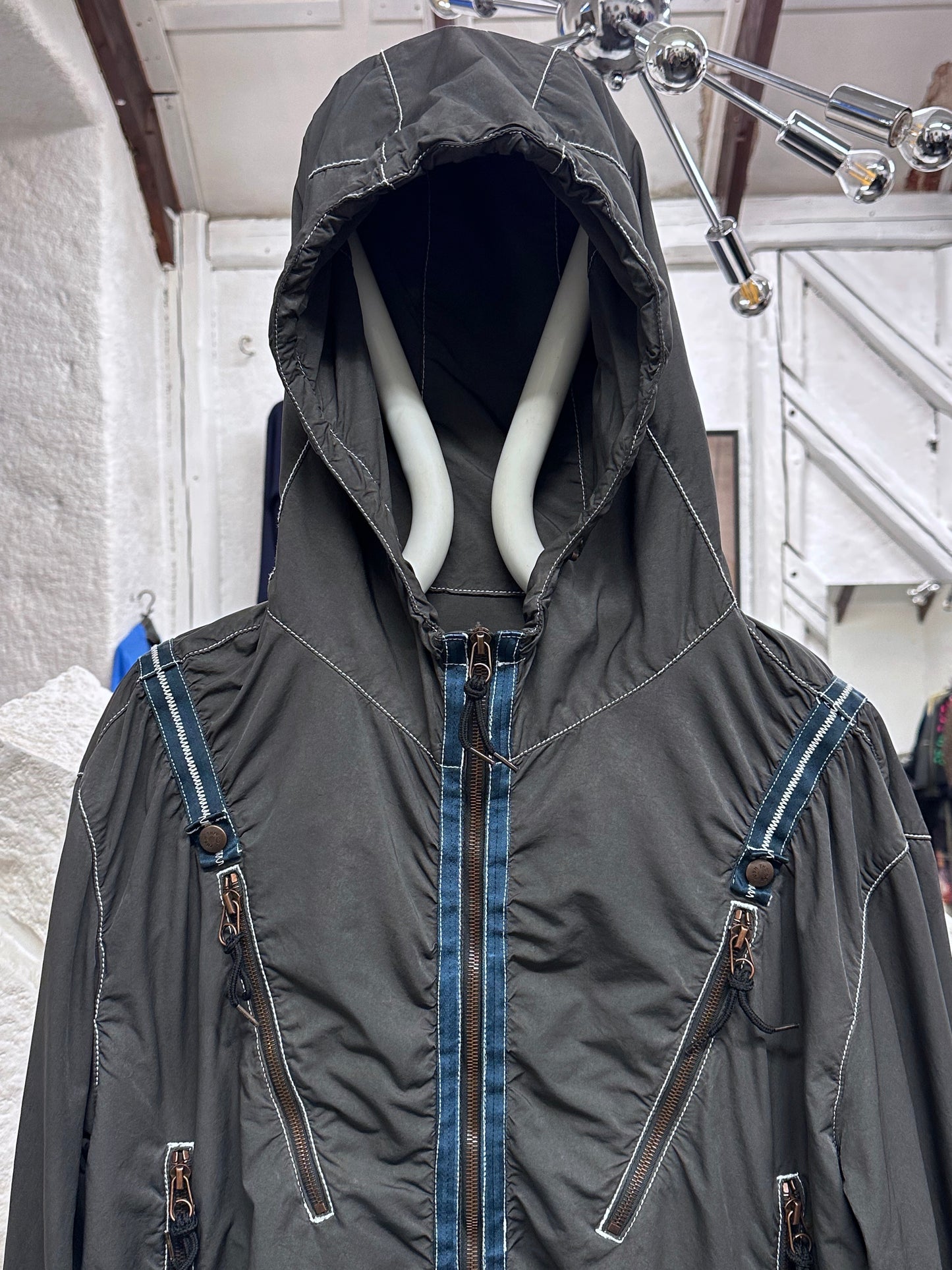 JET SET Toto Praha Vintage clothing store Antique shop プラハ 古着屋 古着 Black 黒 Prague Vintage ヴィンテージ