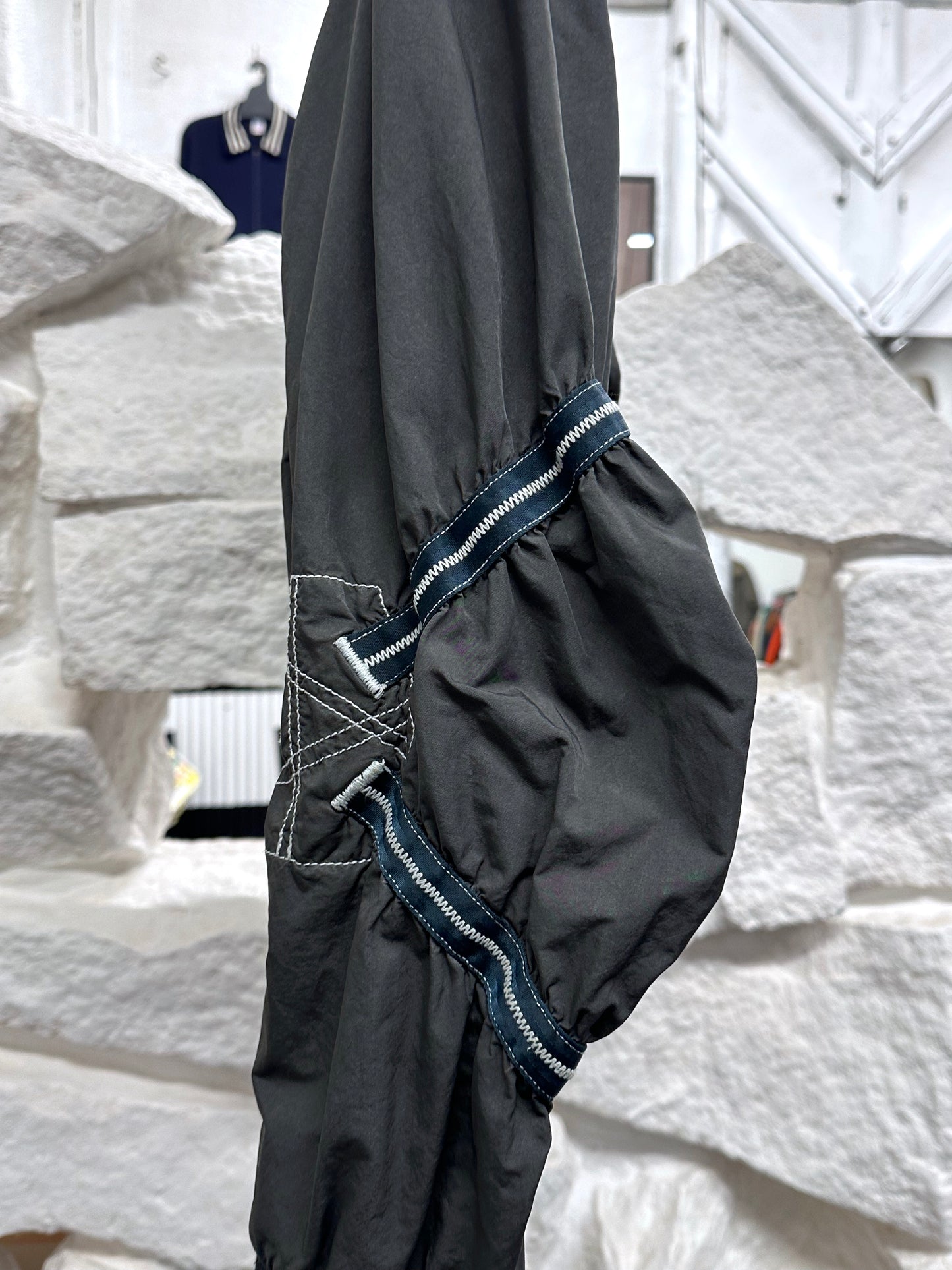 JET SET Toto Praha Vintage clothing store Antique shop プラハ 古着屋 古着 Black 黒 Prague Vintage ヴィンテージ