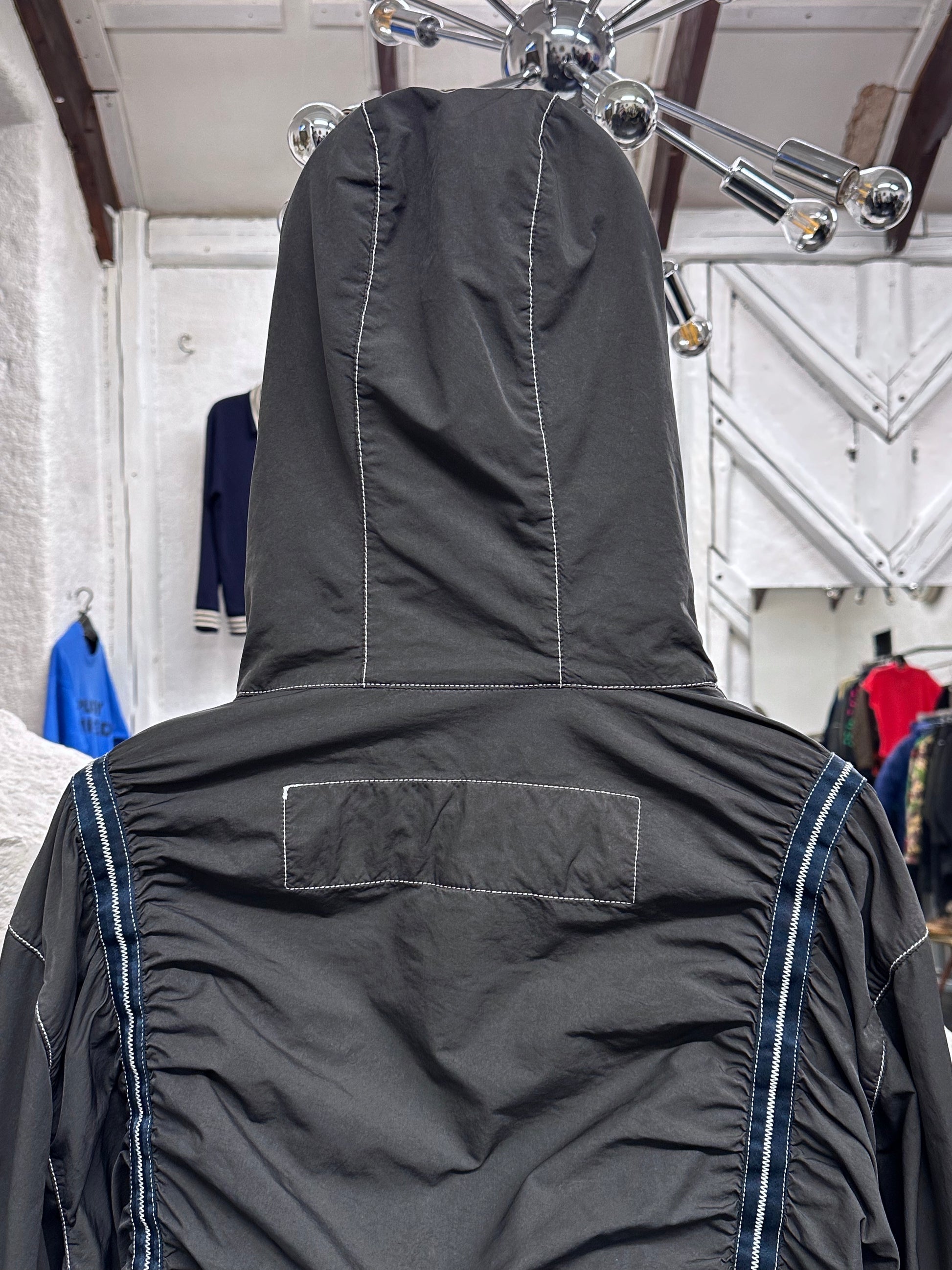 JET SET Toto Praha Vintage clothing store Antique shop プラハ 古着屋 古着 Black 黒 Prague Vintage ヴィンテージ