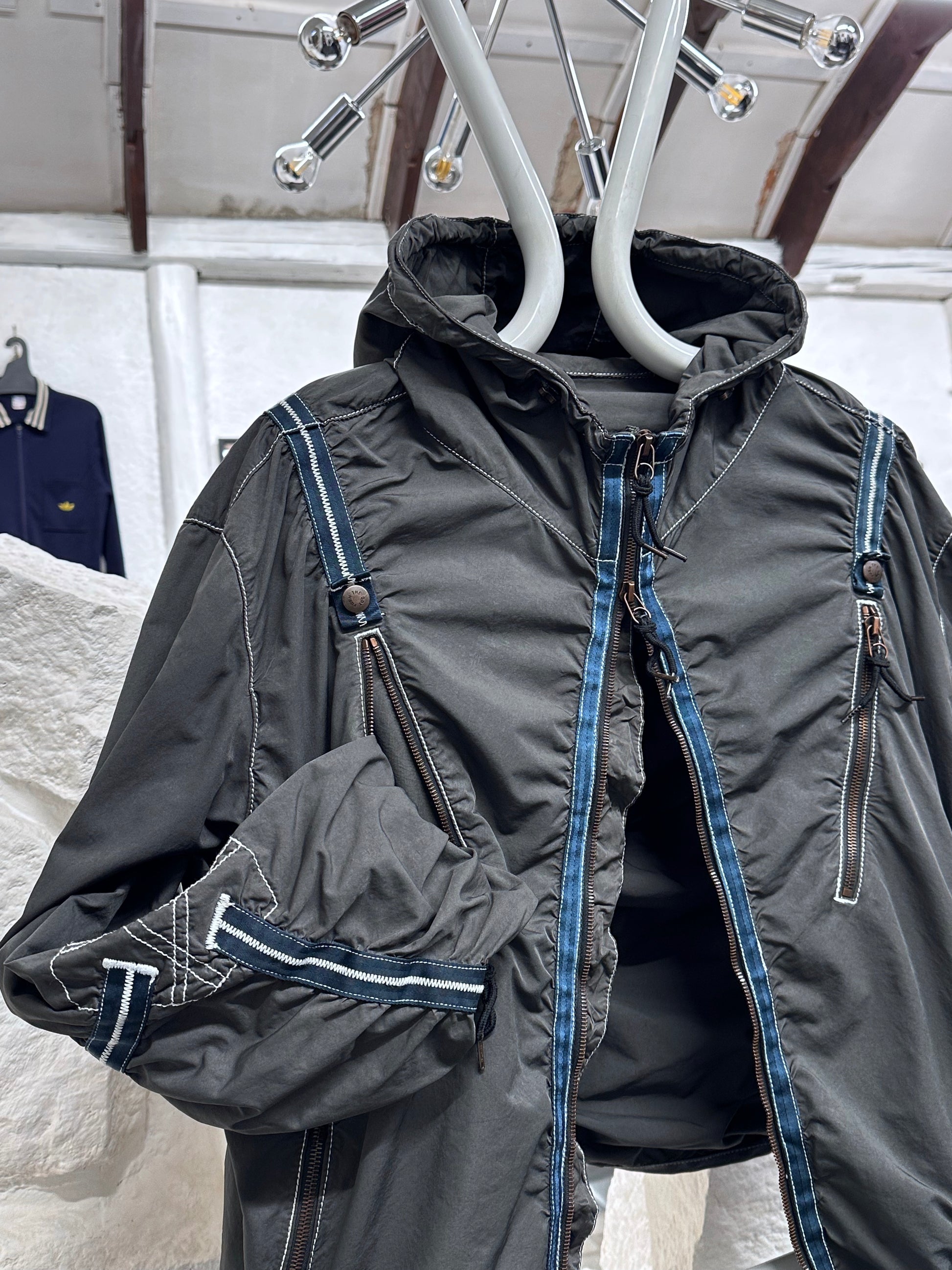 JET SET Toto Praha Vintage clothing store Antique shop プラハ 古着屋 古着 Black 黒 Prague Vintage ヴィンテージ