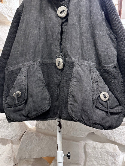 Toto Praha Vintage clothing store Antique shop プラハ 古着屋 古着 Black 黒 Prague Vintage ヴィンテージ ユーロ古着  ヨーロッパ古着 ユーロヴィンテージ