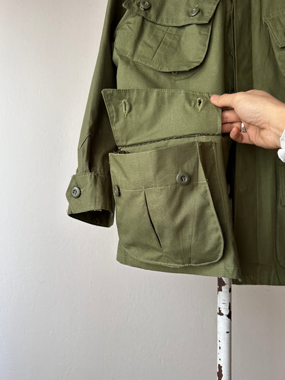 1964s US army jungle fatigue jacket , Dead stock