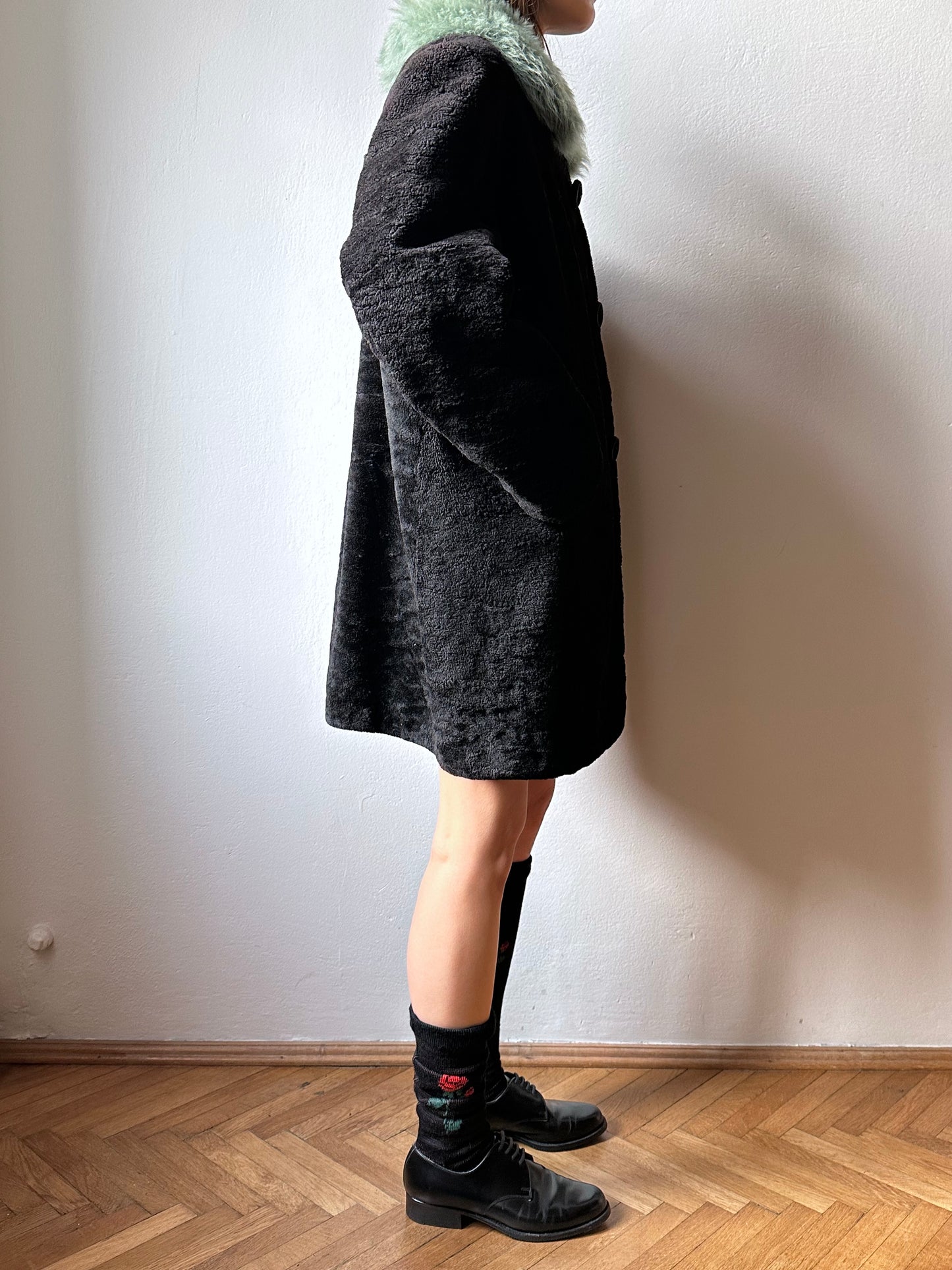 60s genuine sheepskin coat with mint collar