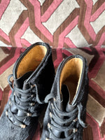 vintage black hair winter boots / 39