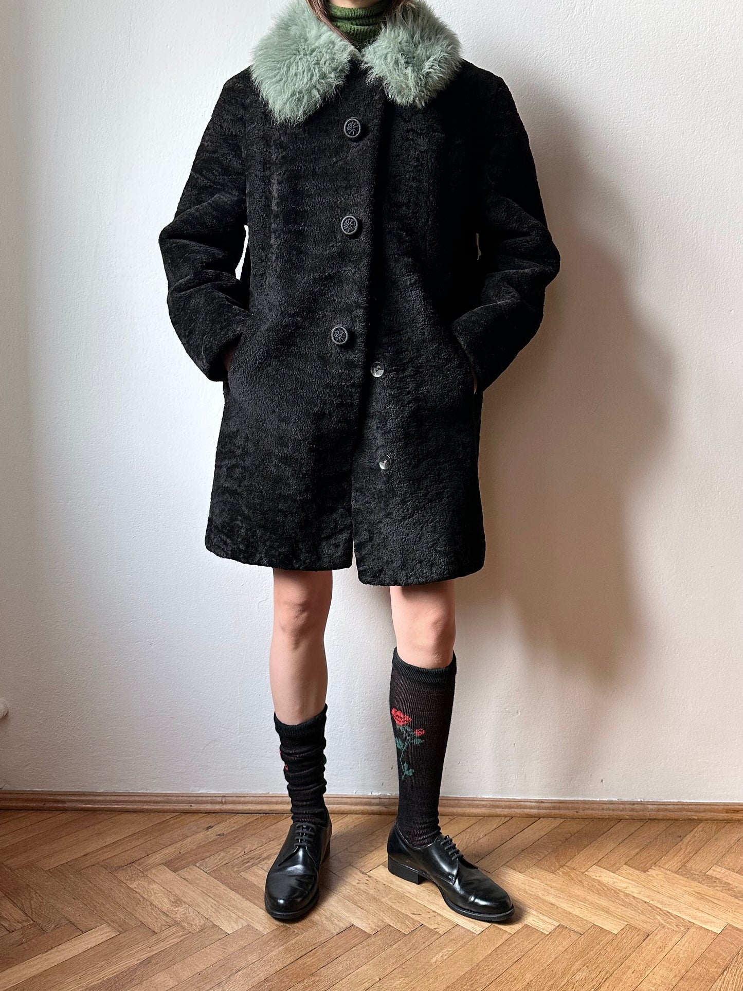 60s genuine sheepskin coat with mint collar