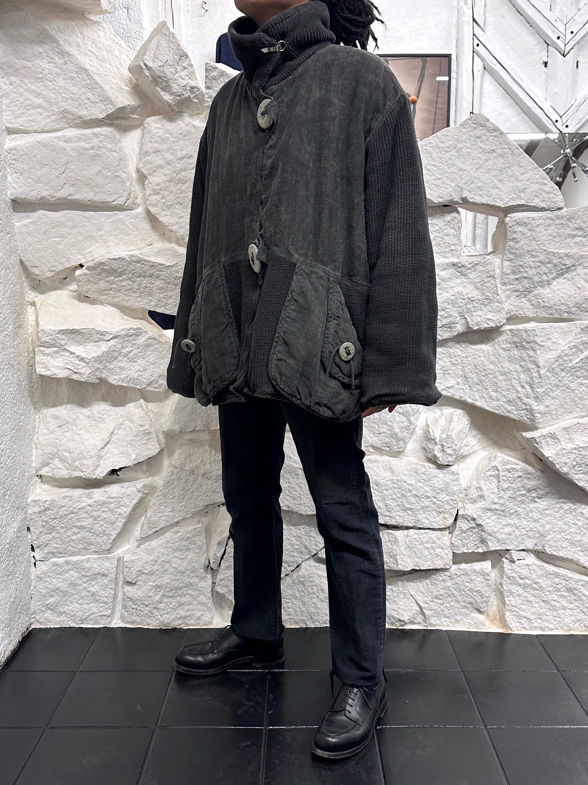 Toto Praha Vintage clothing store Antique shop プラハ 古着屋 古着 Black 黒 Prague Vintage ヴィンテージ ユーロ古着  ヨーロッパ古着 ユーロヴィンテージ