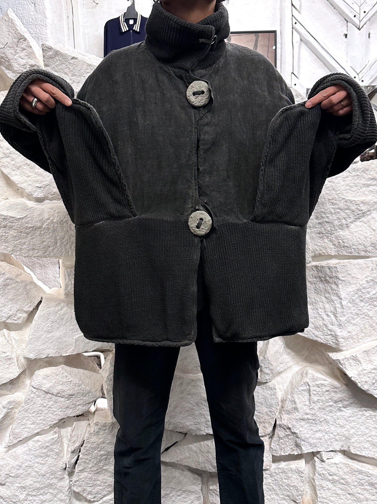 Toto Praha Vintage clothing store Antique shop プラハ 古着屋 古着 Black 黒 Prague Vintage ヴィンテージ ユーロ古着  ヨーロッパ古着 ユーロヴィンテージ