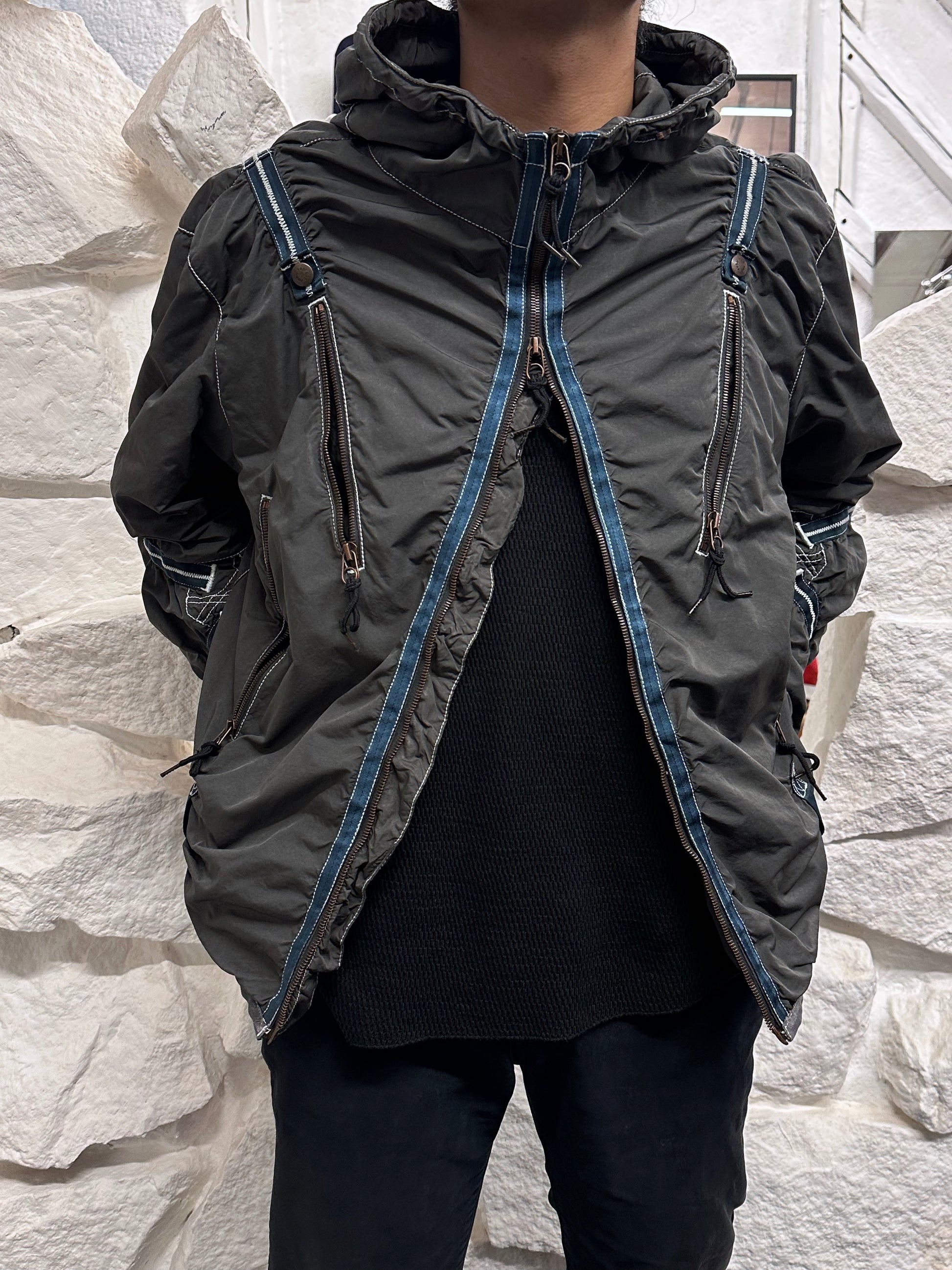 JET SET Toto Praha Vintage clothing store Antique shop プラハ 古着屋 古着 Black 黒 Prague Vintage ヴィンテージ