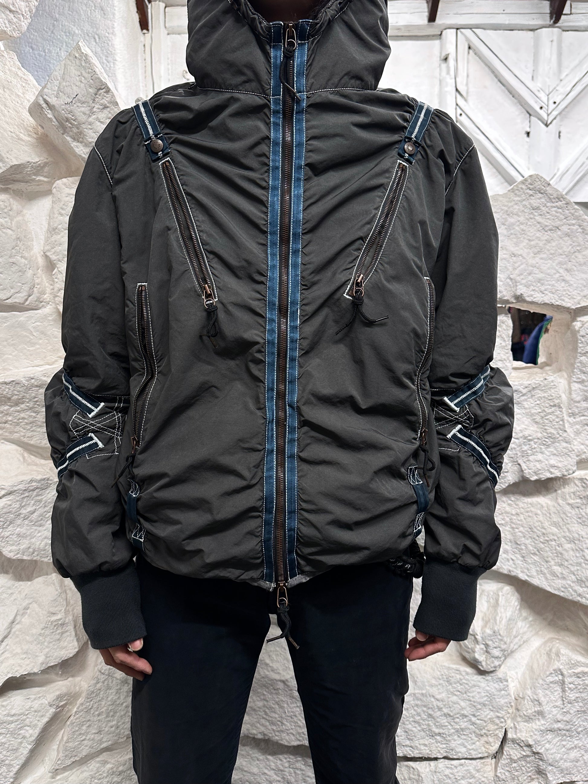 JET SET Toto Praha Vintage clothing store Antique shop プラハ 古着屋 古着 Black 黒 Prague Vintage ヴィンテージ